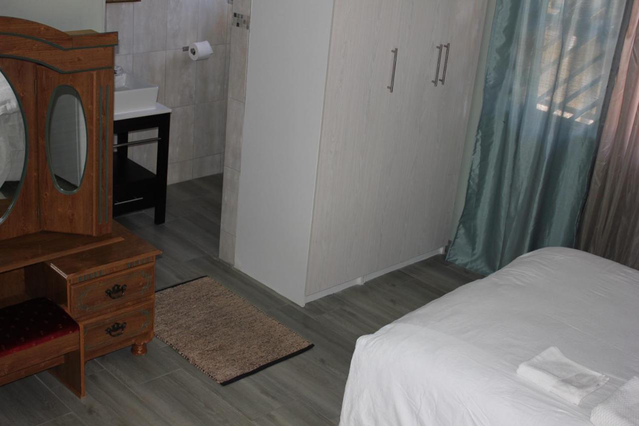 ويندهوك Coco Palm Bed & Breakfast المظهر الخارجي الصورة